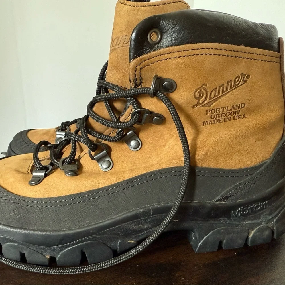 Danner Men's Brown and Black Outdoor Boots